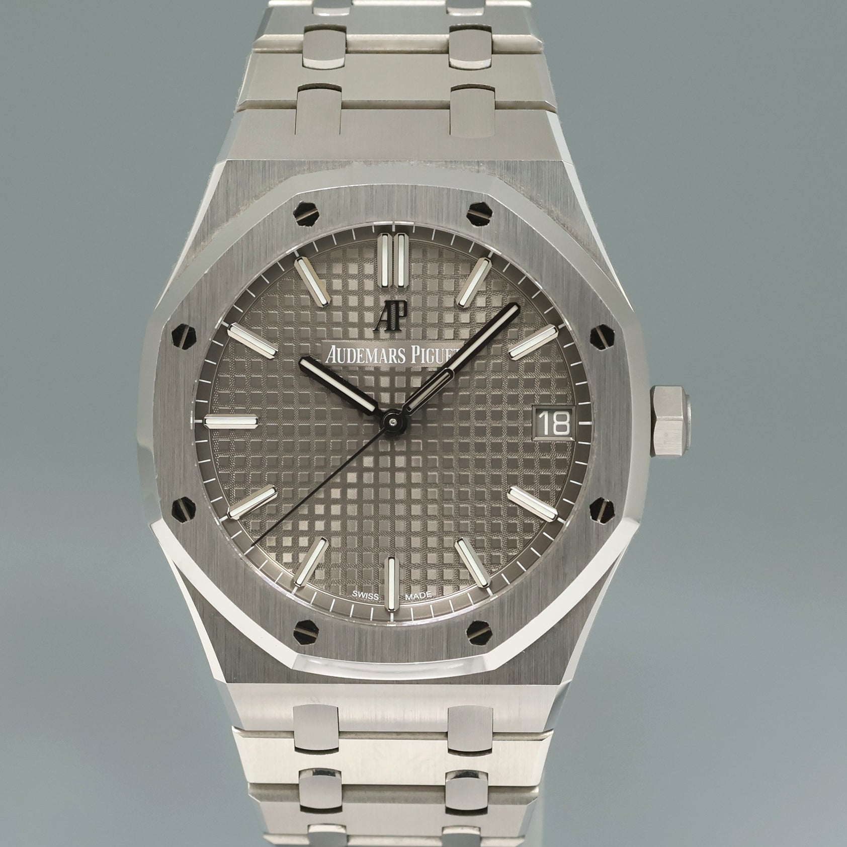 2021 MINT Papers Audemars Piguet Royal Oak 41mm Steel 15500ST Grey Watch Box