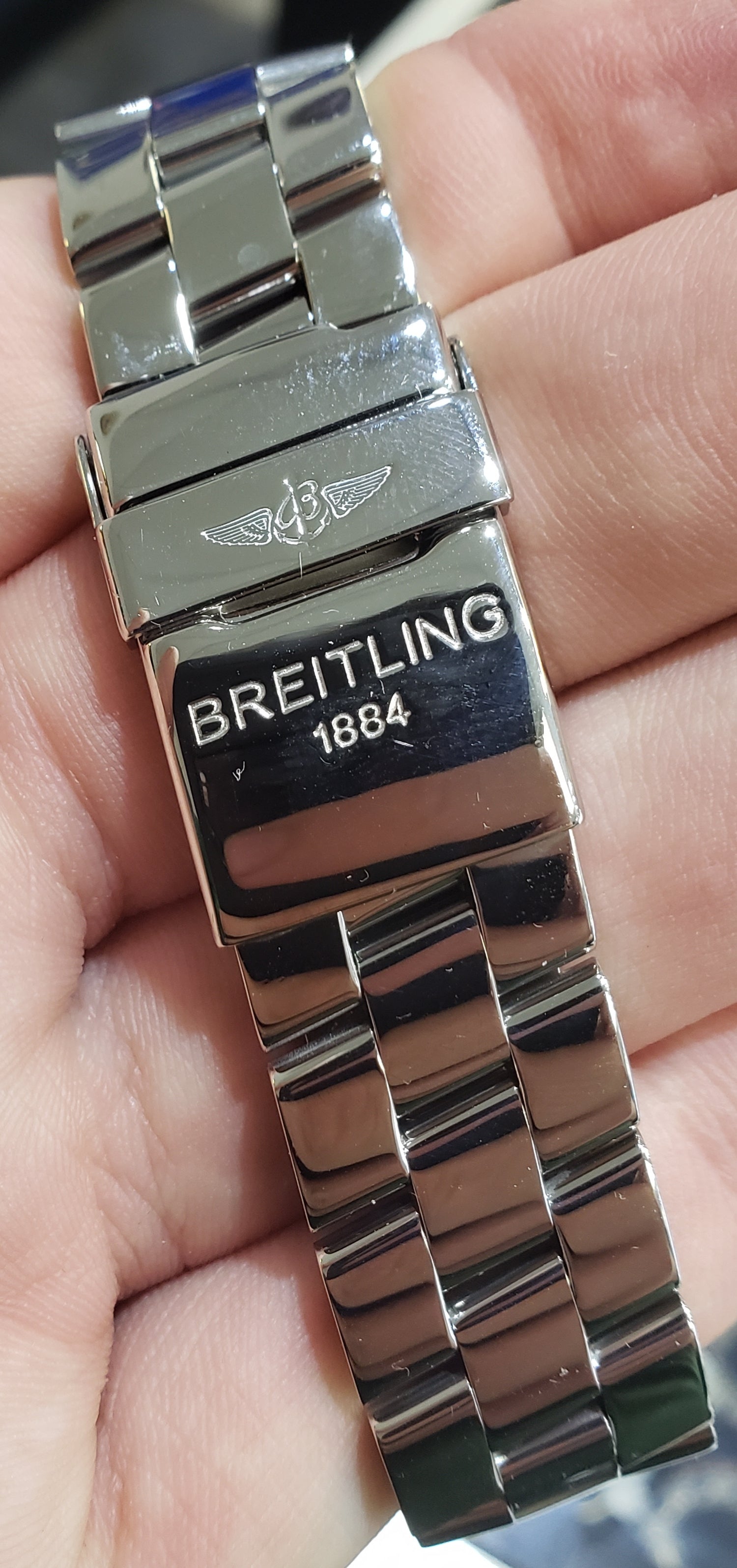 From the Editor: My Thoughts on the Breitling Chronomat B01 42 and Why I  Had to Get One — WATCH COLLECTING LIFESTYLE