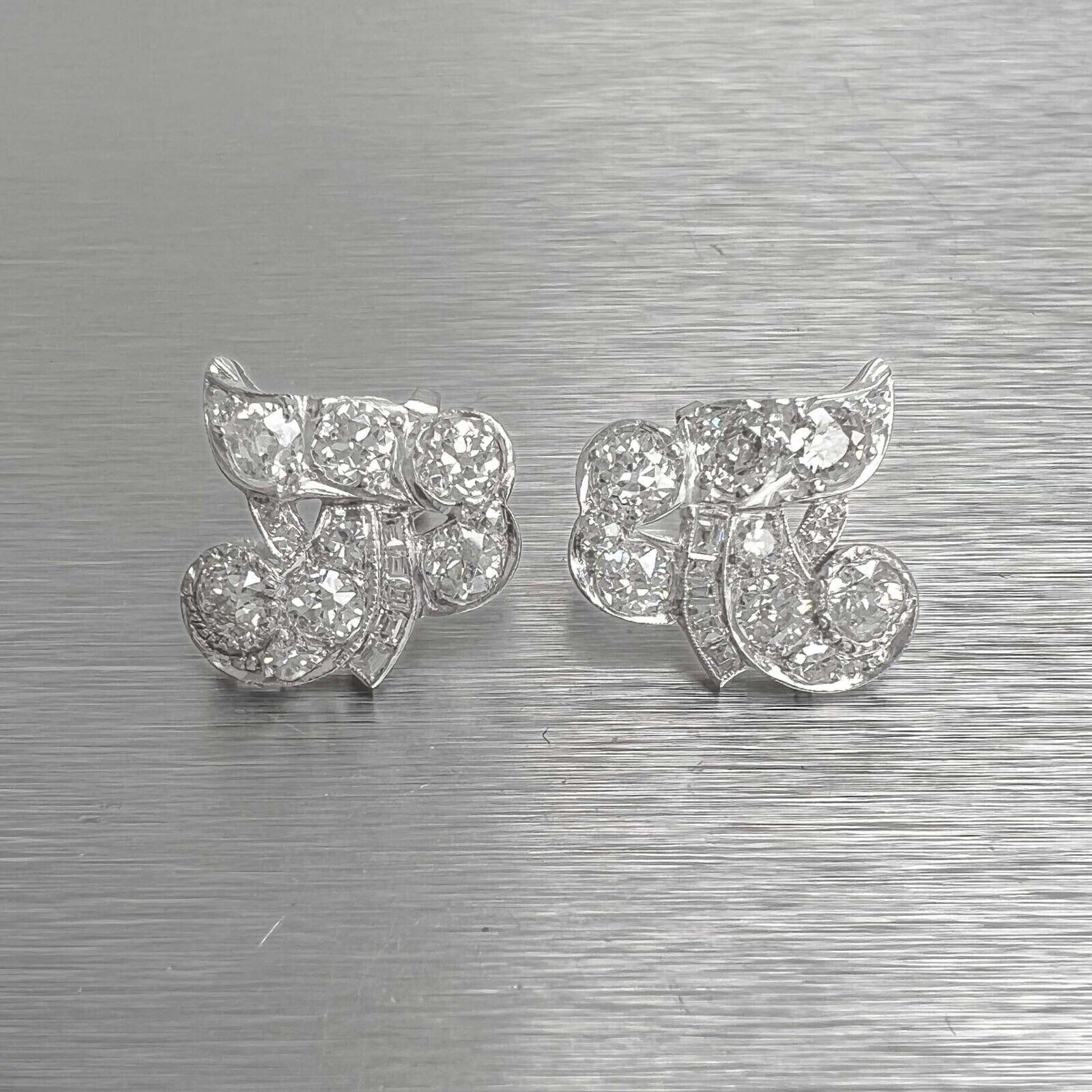 Cartier 1960s Pre-owned 18kt Yellow Gold Diamond Clip Earrings
