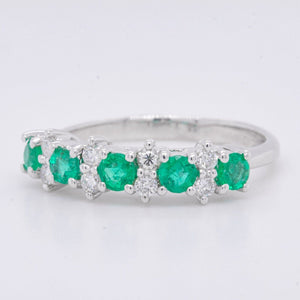 14k White Gold 0.50ctw Emerald & 0.18ctw Diamond Wedding Band - Ring Size 4.25