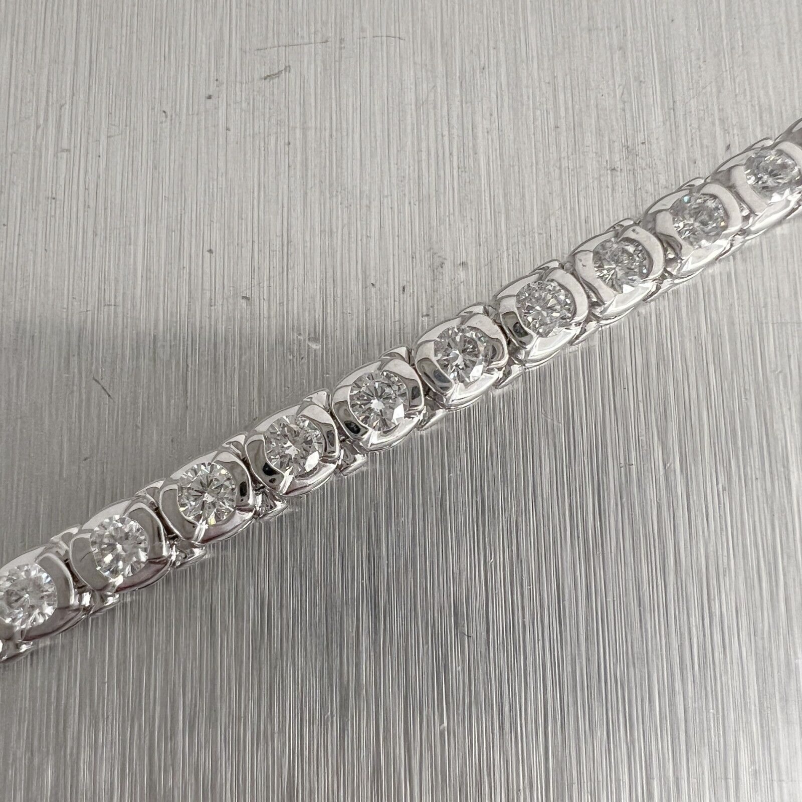18k White Gold 9.40ctw Asscher Cut Diamond Tennis Bracelet – Raymond Lee  Jewelers