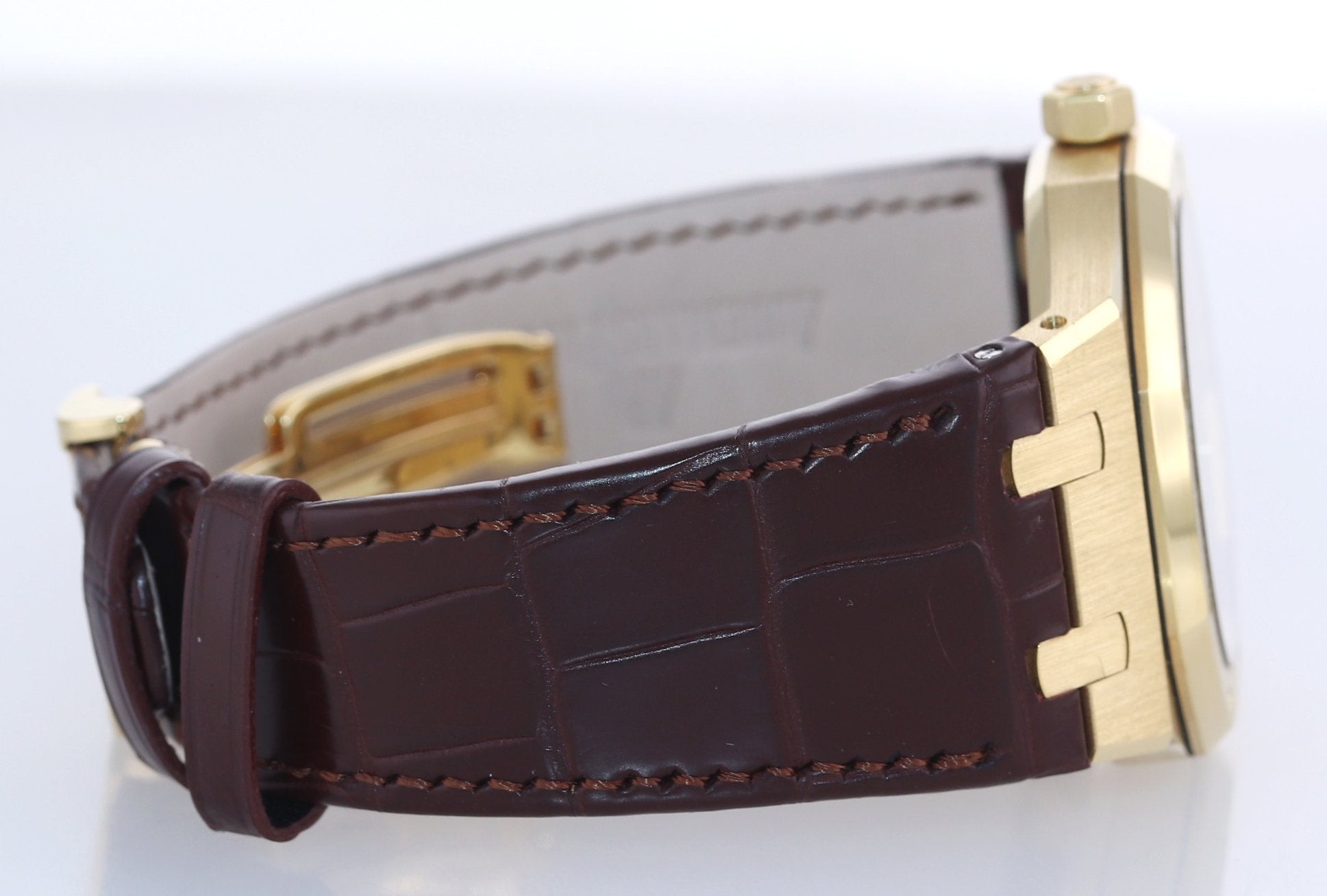 Audemars Piguet AP Royal Oak 18K Rose Gold 15300 39mm White Leather Watch