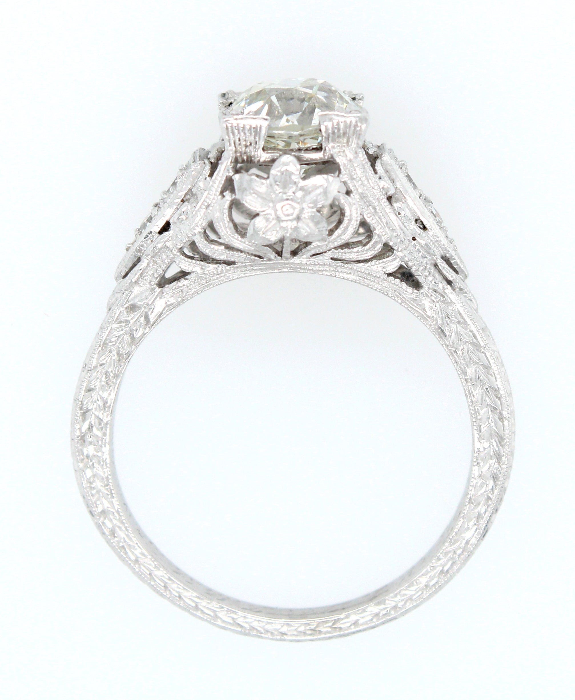 1920s Art Deco Diamond Engagement Ring in a 18K White Gold Filigree Se