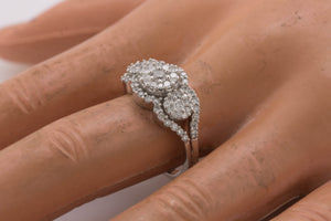 Lovely Ladies Modern 14K White Gold 1.50ctw Diamond Cluster Cocktail Ring