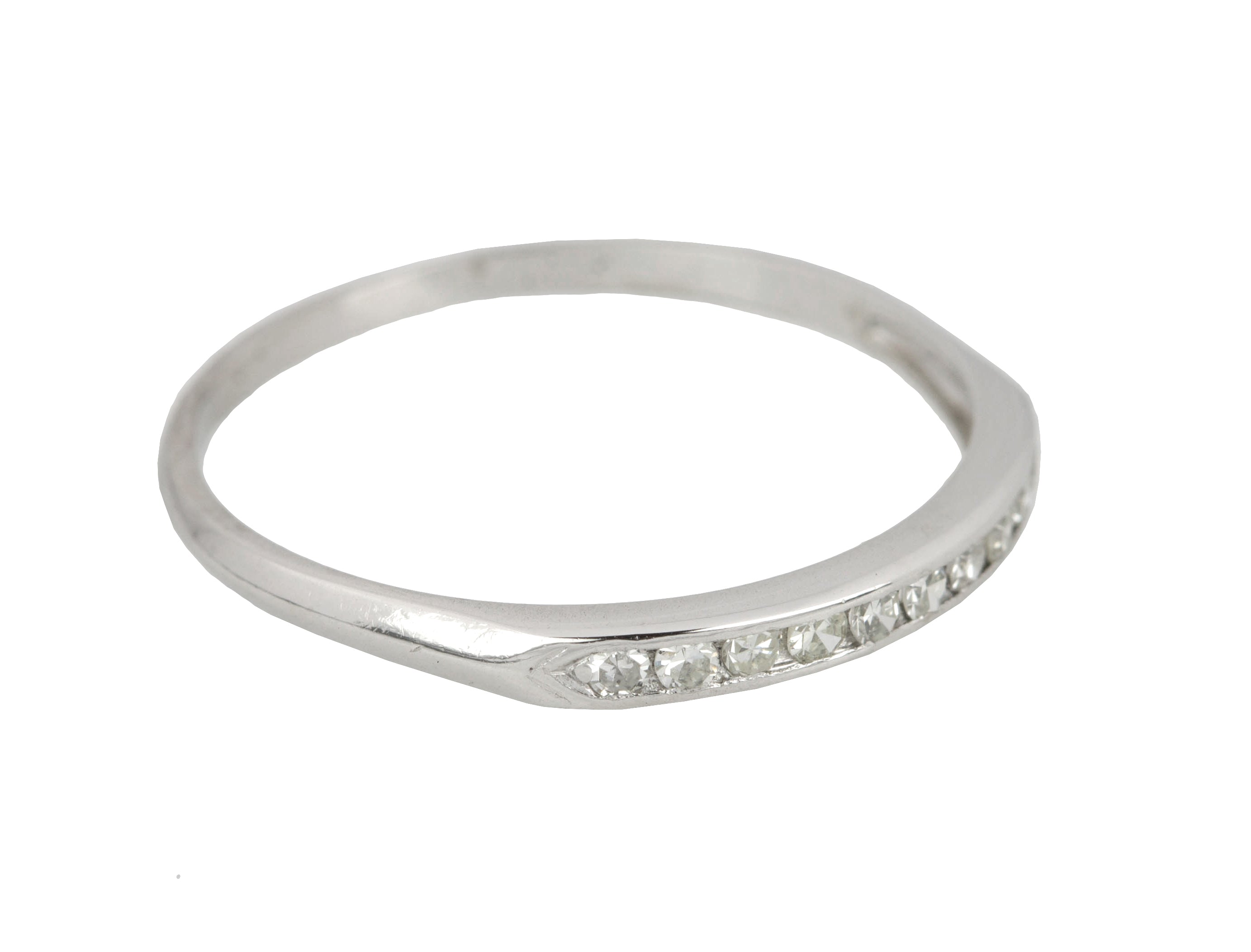 1930s Antique Art Deco Platinum 0.10ctw H-I/I1 Diamond 2mm Wedding Band Ring