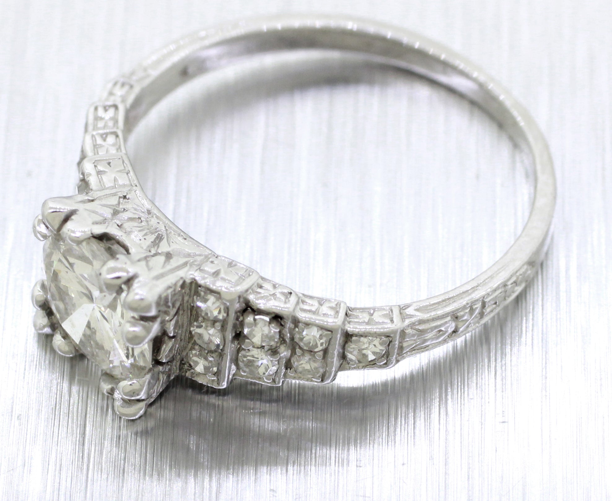 EGL Antique Art Deco H / VS2 / 1.35ctw Diamond Engagement Ring - Platinum
