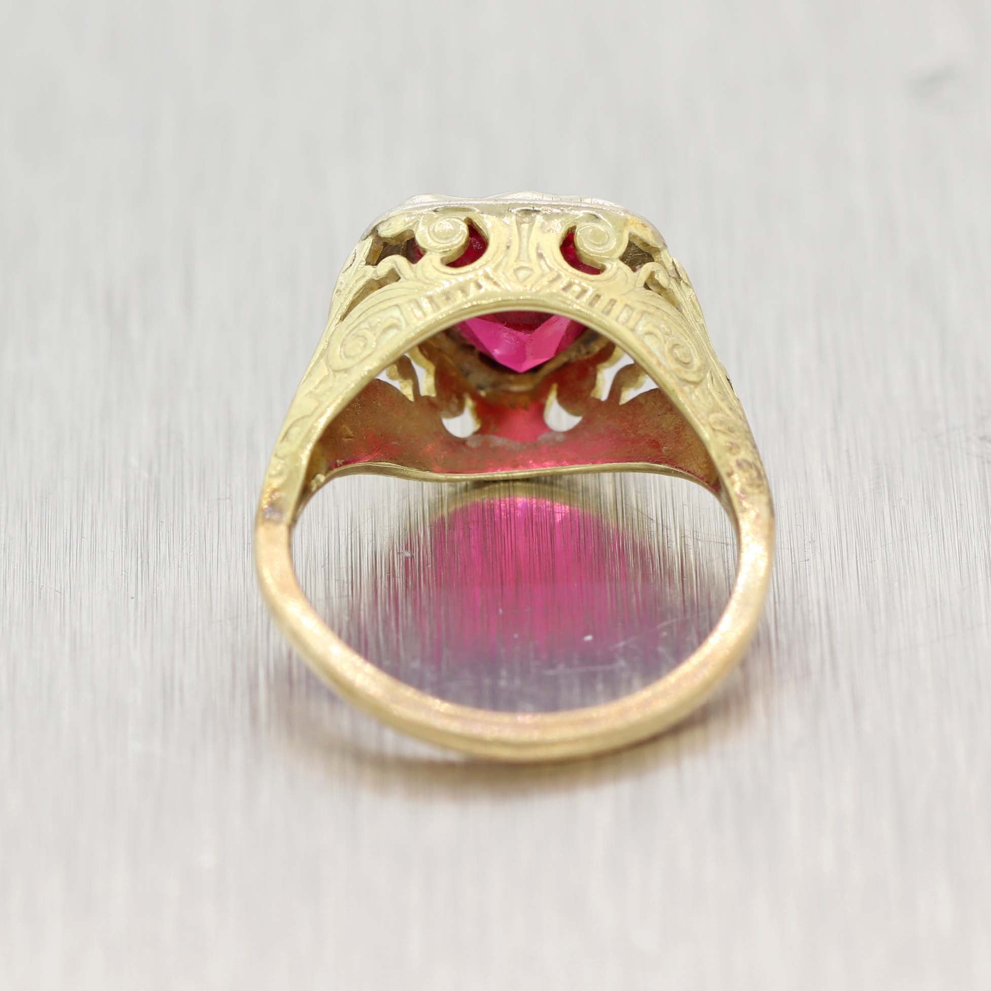 1930's Antique Art Deco 14k Yellow Gold Red Glass Shield Ring