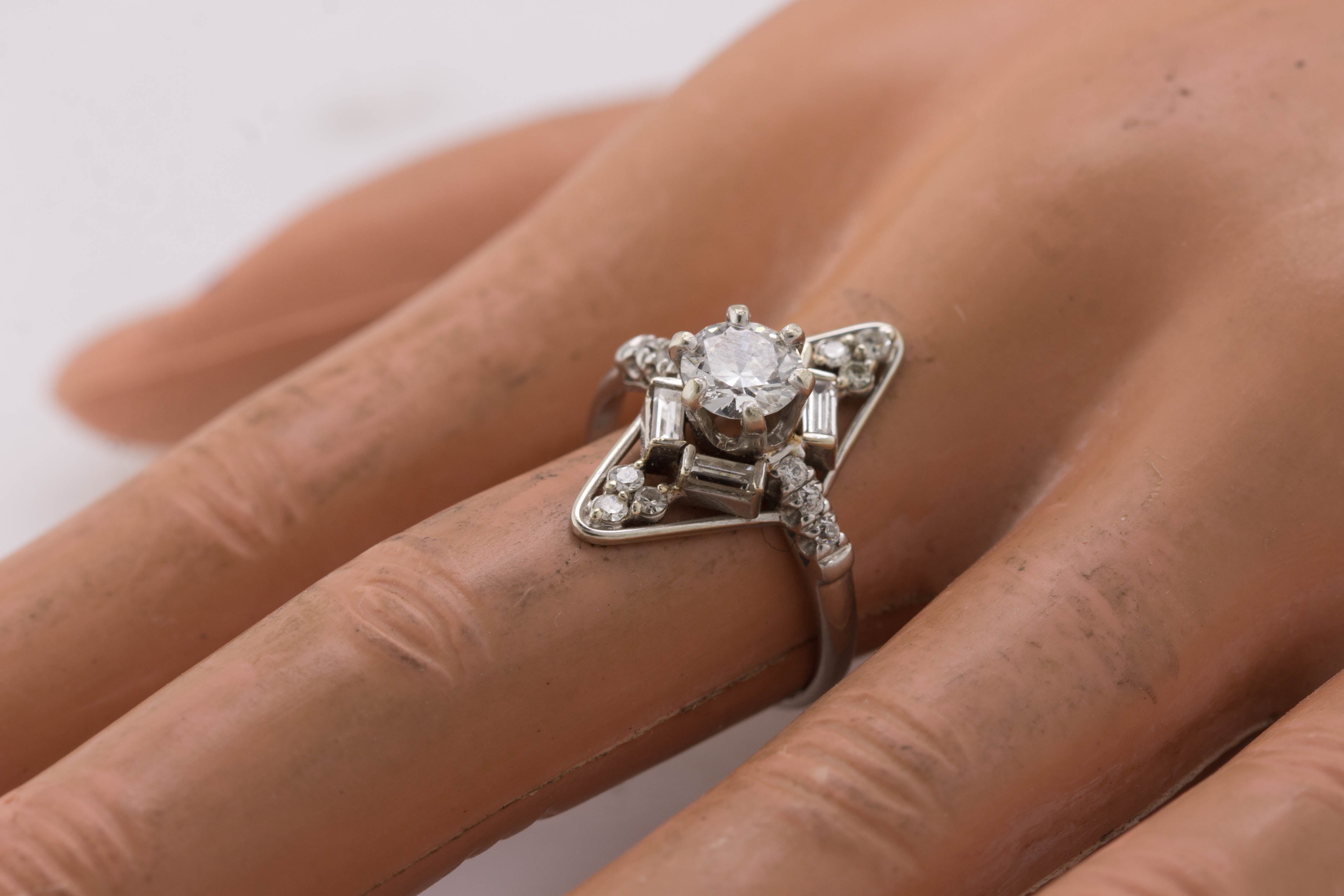 Ladies Modernist Platinum 1.00CT E-F Transition Round Brilliant Diamond Ring EGL