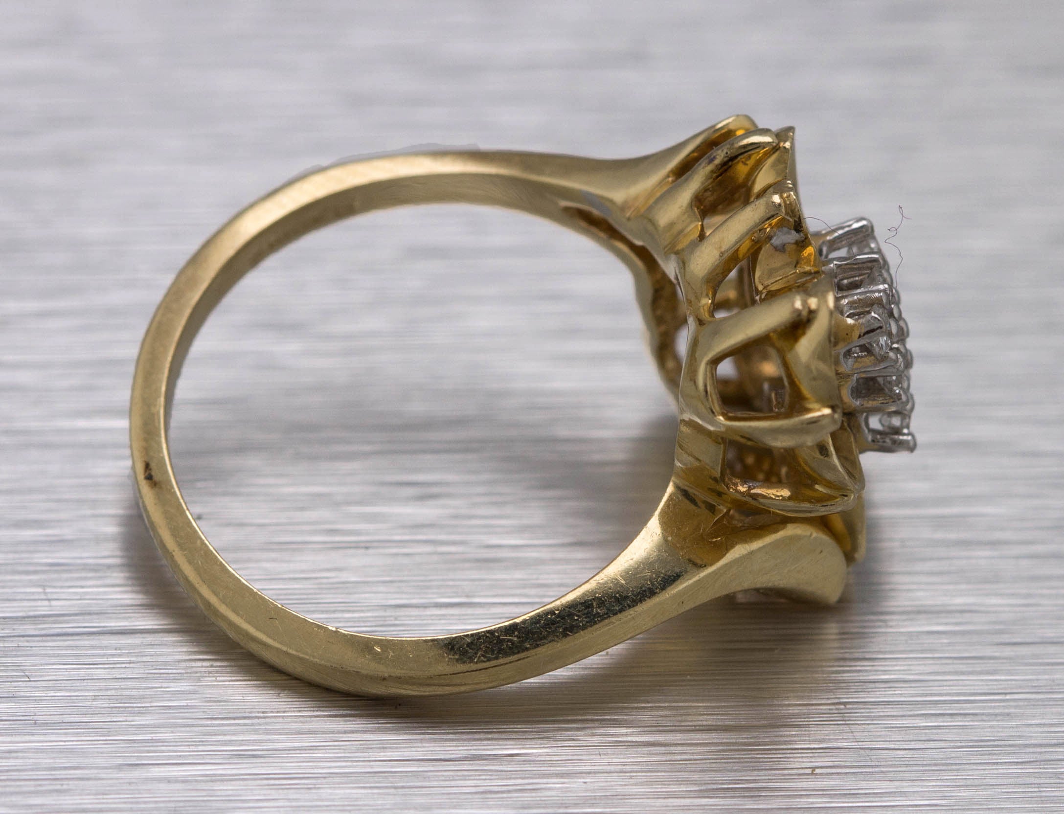 Ladies Antique Estate 14K Yellow Gold 0.18ctw Diamond Cluster Cocktail Ring