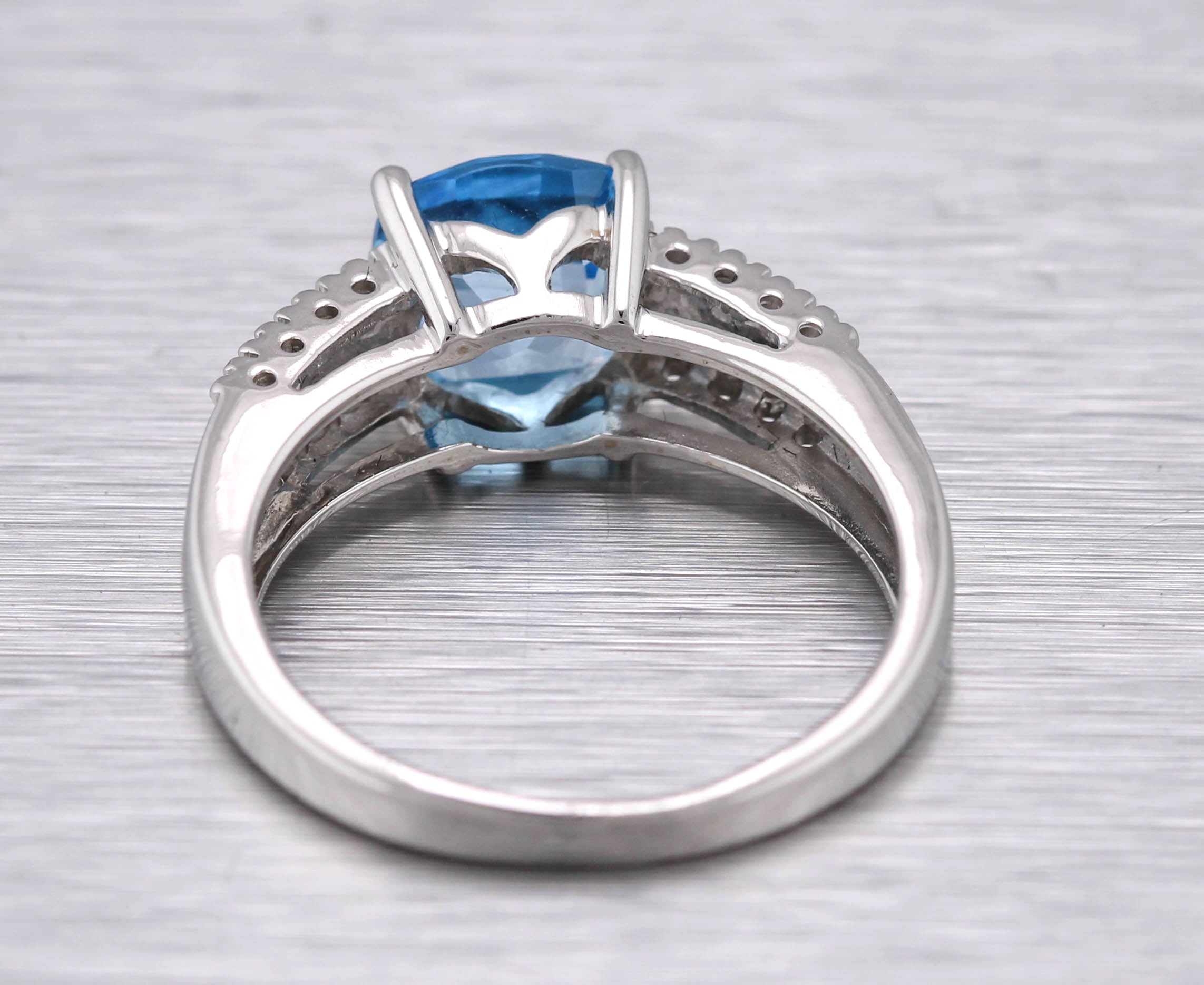 Lovely Ladies 14K White Gold 8x8mm Blue Topaz Diamond Gemstone Statement Ring