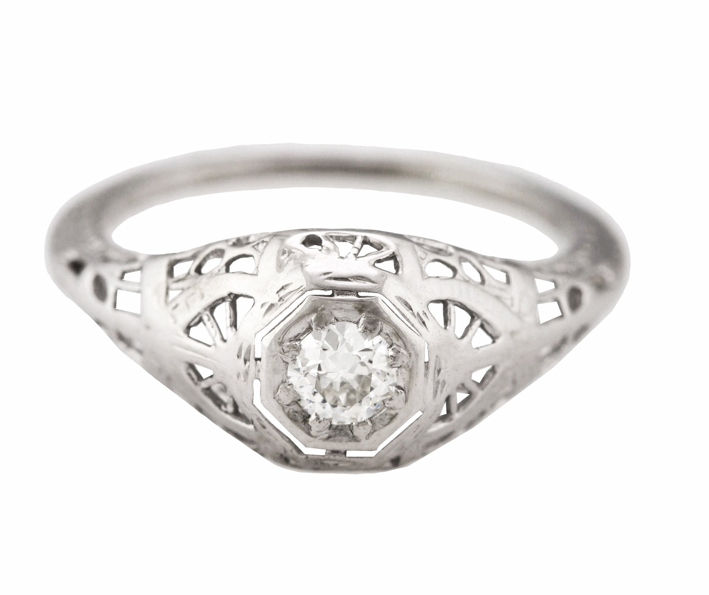 Ladies Antique Art Deco 18K White Gold 0.20 CT Diamond Solitaire Dome Ring