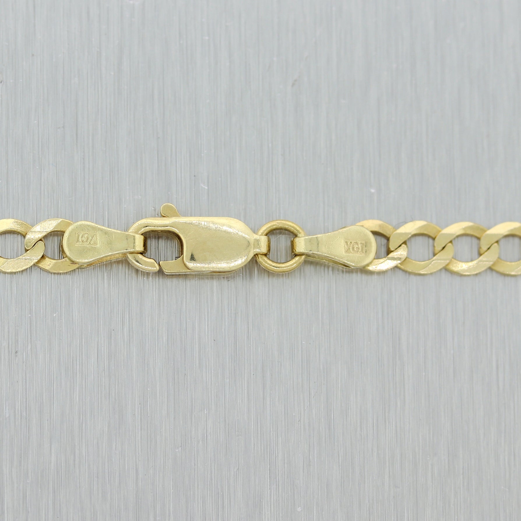 Modern 8.38g 14k Yellow Gold Cuban Curb Link 22 Chain Necklace
