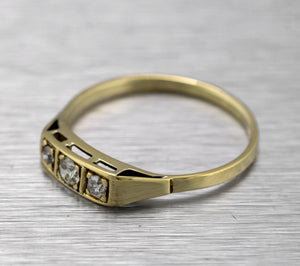 Lovely Ladies Vintage Estate 14K Yellow Gold 0.20ctw 3 Stone Diamond Ring