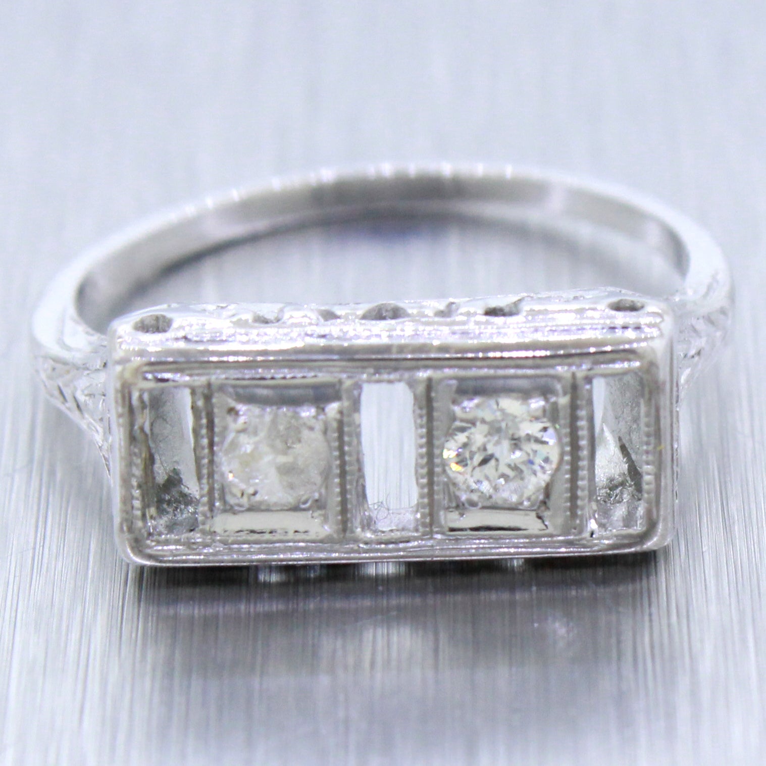Antique Art Deco 18k Solid White Gold 0.20ctw Double Diamond Bar Ring