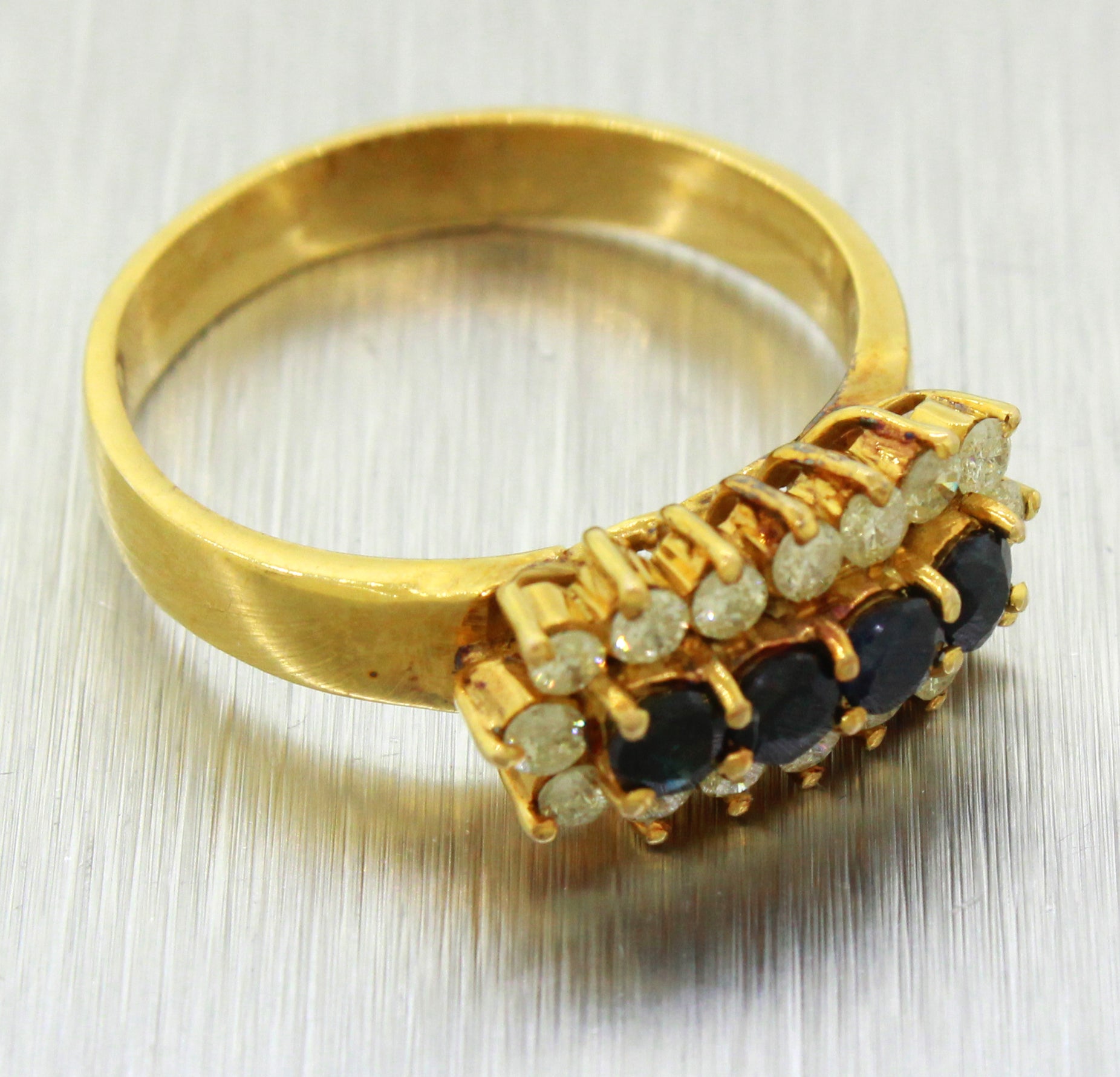 Vintage 14k Solid Yellow Gold 0.40ctw Sapphire & 0.80ctw Diamond Ring